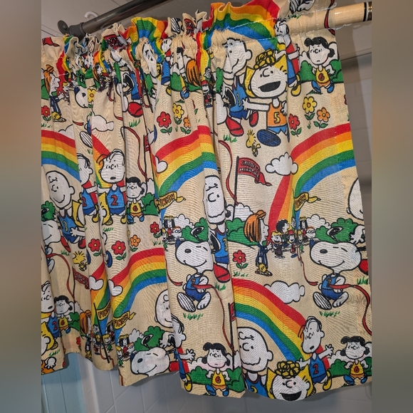 14 PC 8 PANELS Vintage Charlie Brown Snoopy rainbow curtains! - Picture 3 of 5